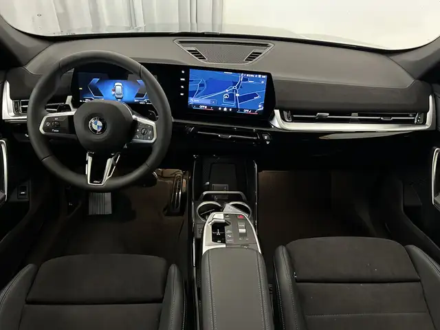 BMW X1 view 9