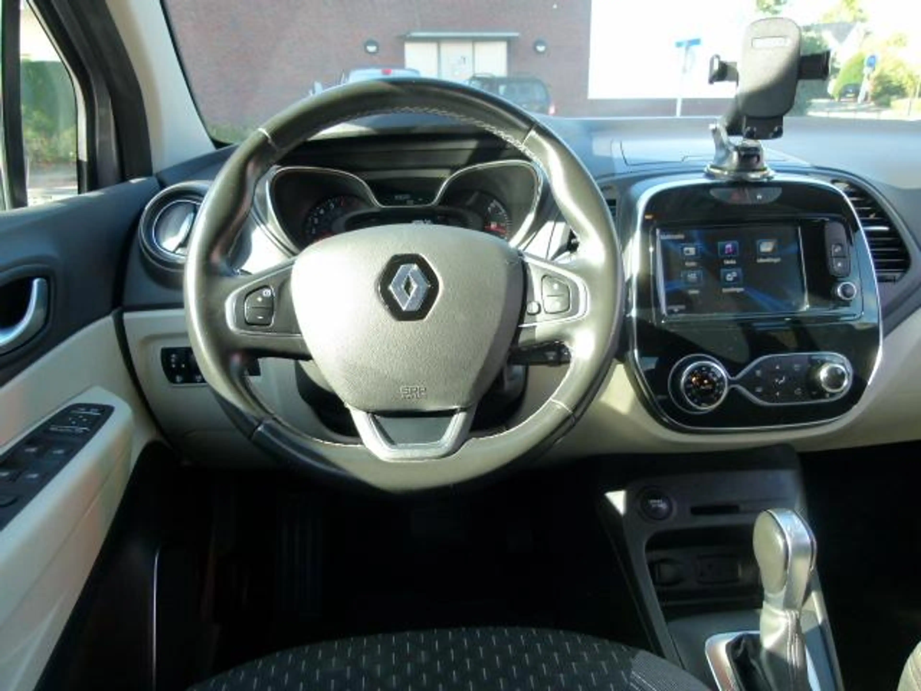 Renault Captur 1.2 TCe Dynamique — photo 10