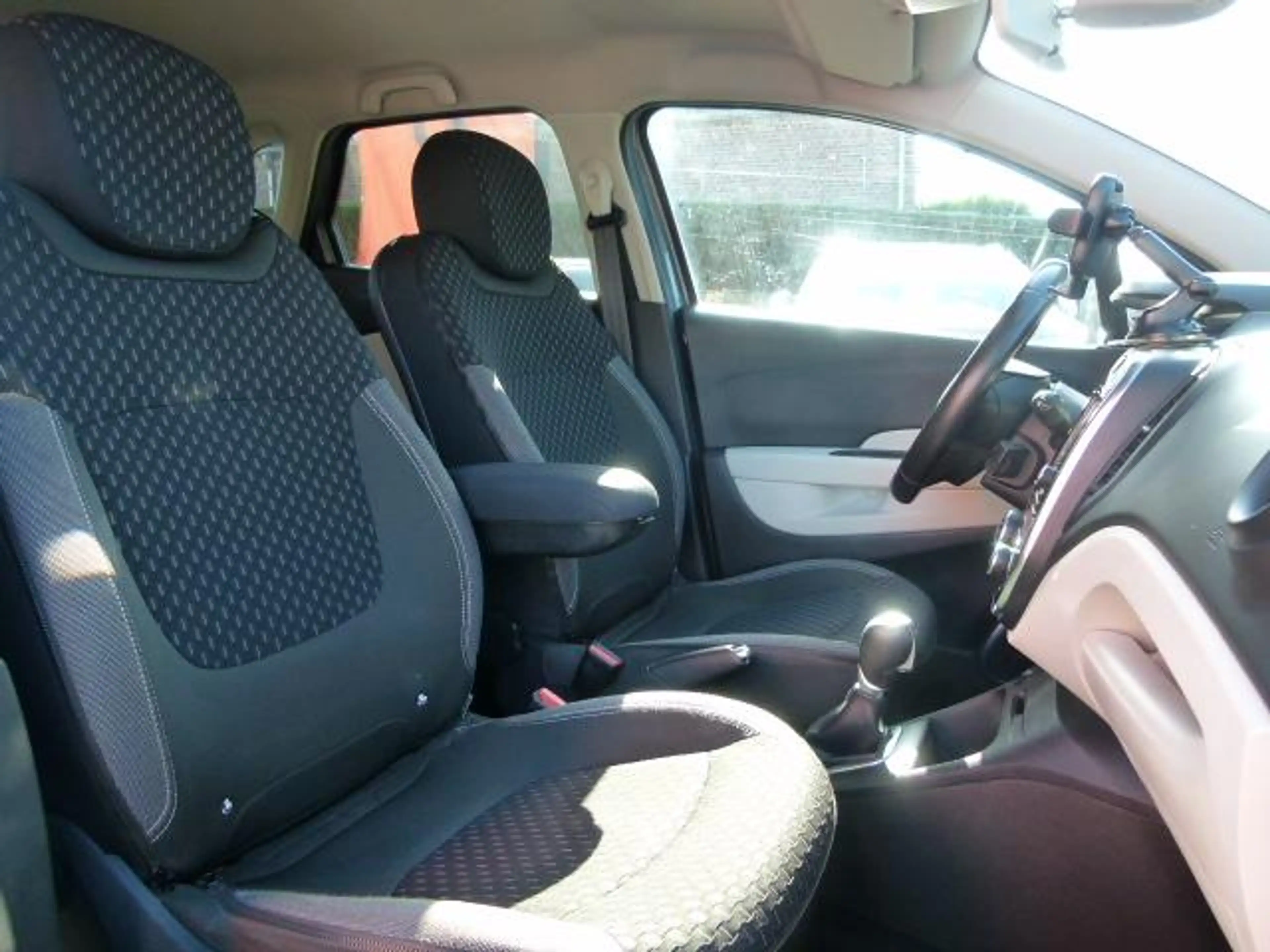 Renault Captur 1.2 TCe Dynamique — photo 8