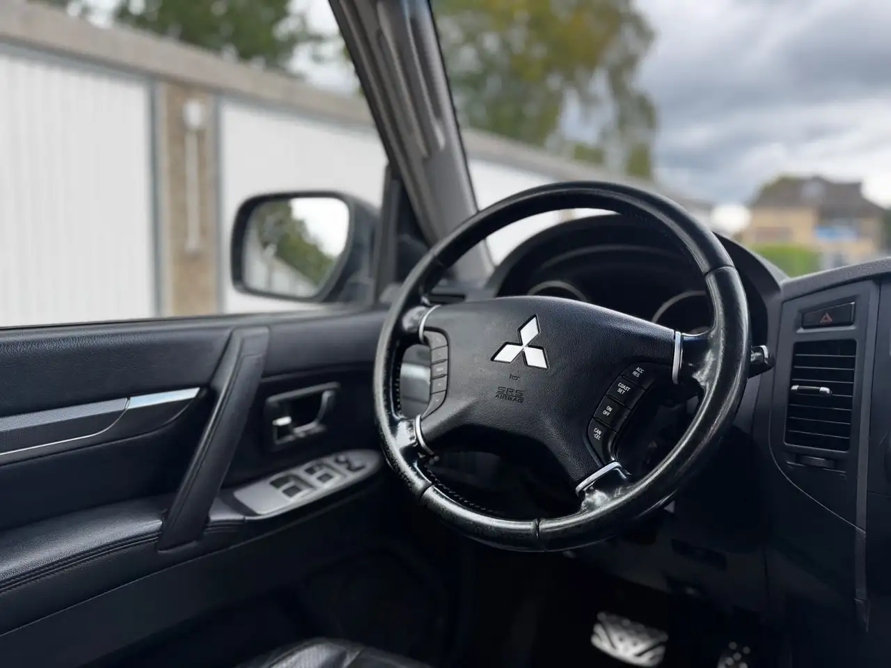 MITSUBISHI PAJERO 4x4 - PACK INTENSE - 170 ch - 192 000KMS - SELLERIE CUIR - VOLANT EN CUIR