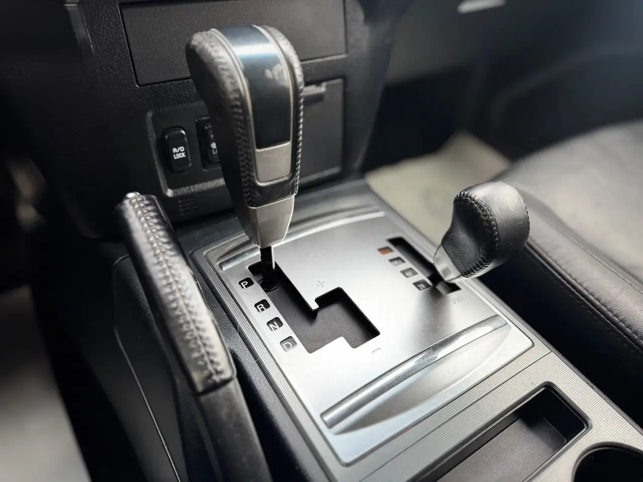 MITSUBISHI PAJERO 4x4 - PACK INTENSE - 170 ch - 192 000KMS - SELLERIE CUIR - VOLANT EN CUIR