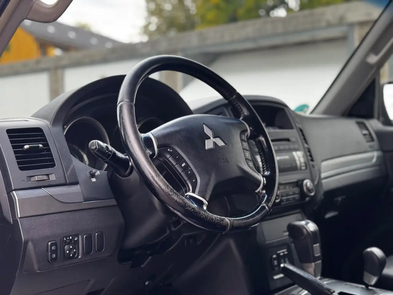 MITSUBISHI PAJERO 4x4 - PACK INTENSE - 170 ch - 192 000KMS - SELLERIE CUIR - VOLANT EN CUIR