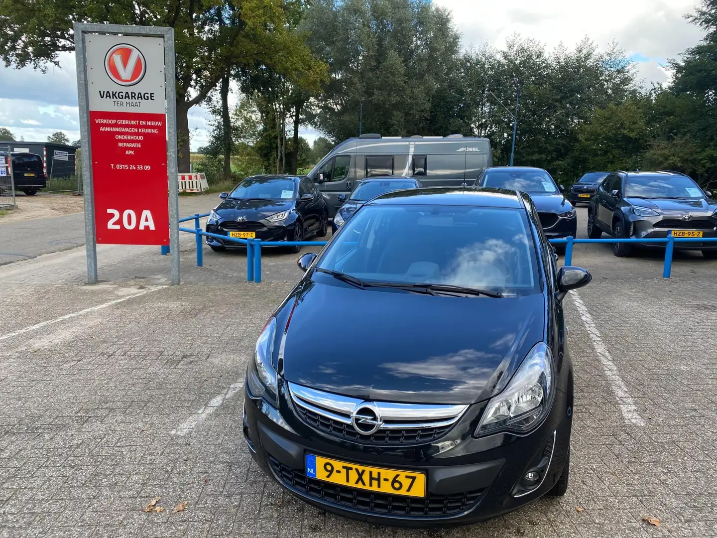 Opel Corsa 1.4-16V BlitZ | Origineel Nederlands | Cruise Cont Zwart - 2
