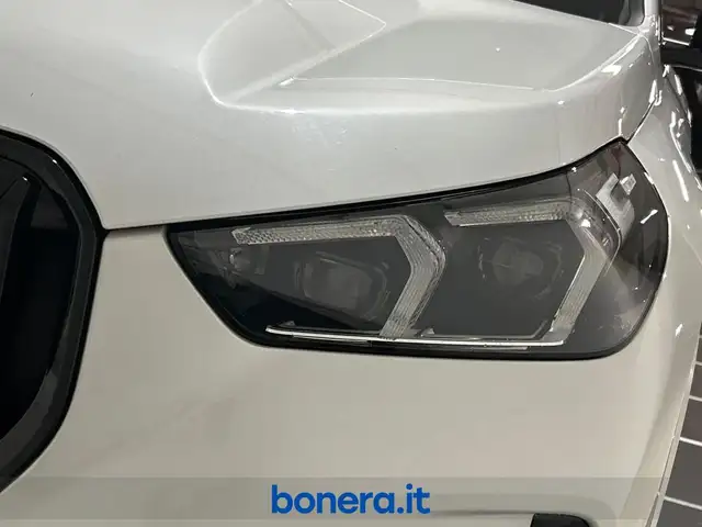 BMW X1 view 11