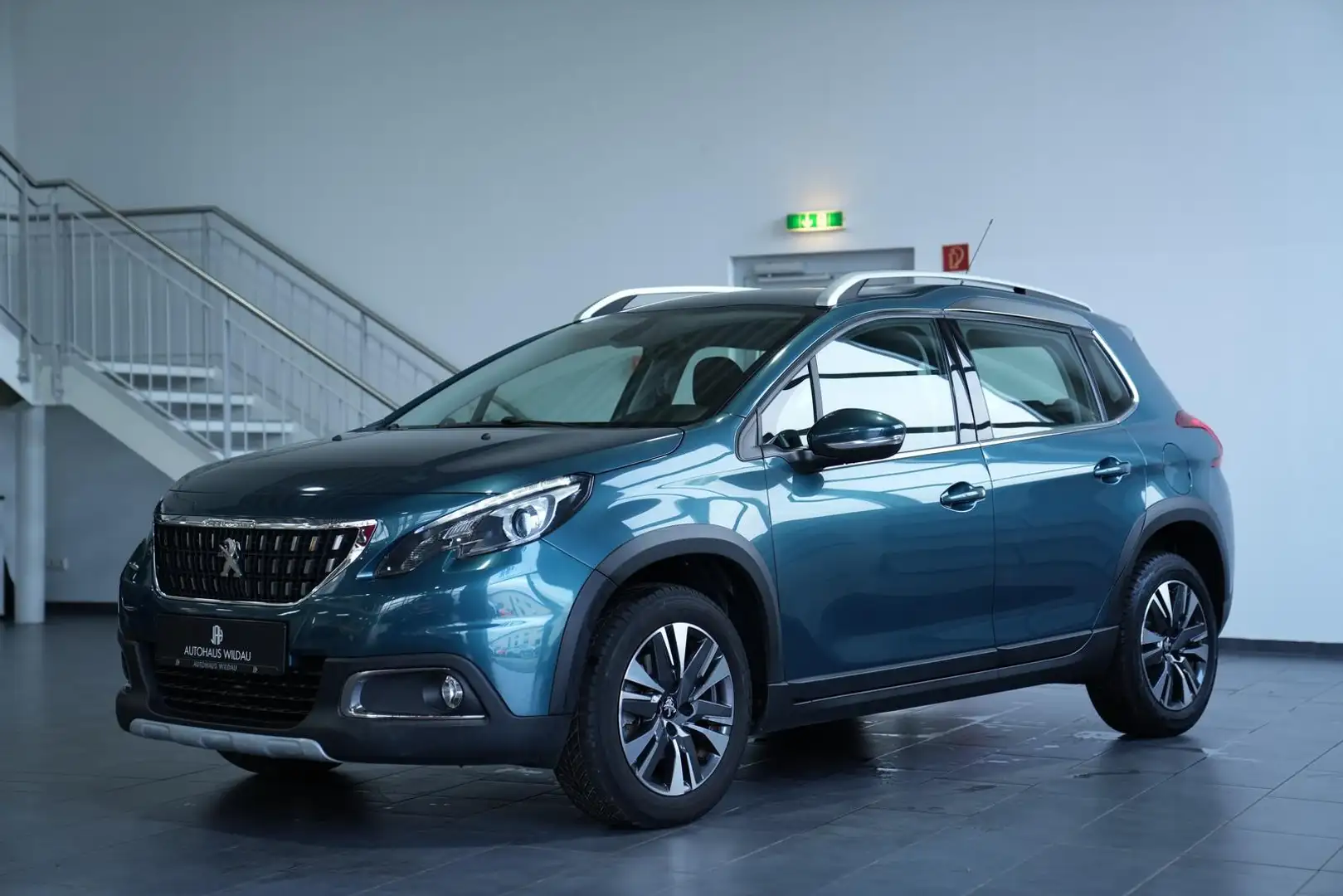 Peugeot 2008 Allure *AUTOMATIK*CARPLAY* Vert - 2