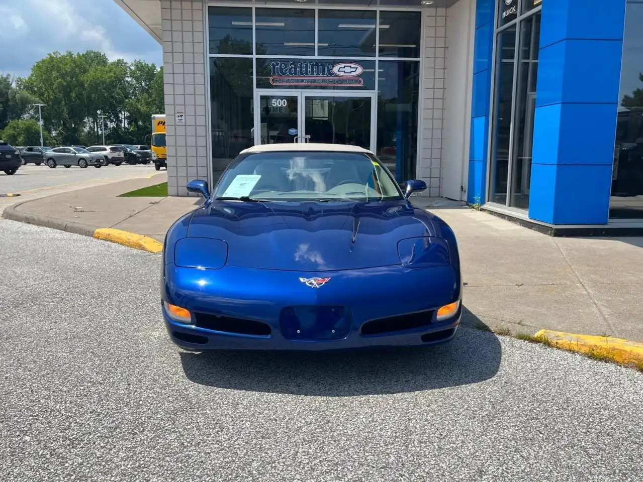 Chevrolet Corvette снимка Chevrolet Corvette