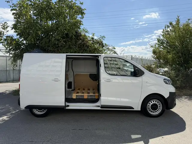 Toyota Proace view 3