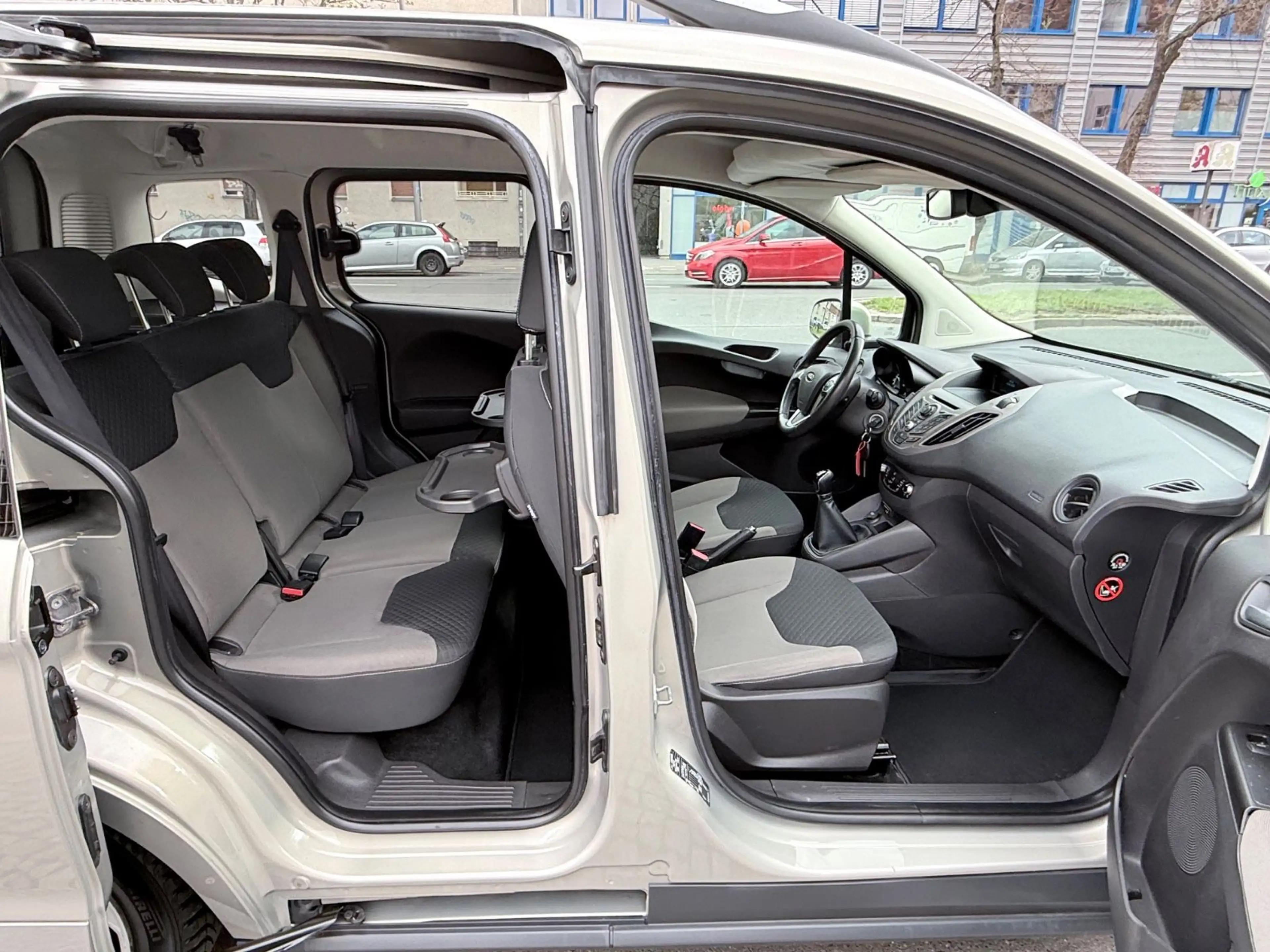 Ford Tourneo Courier TOURNEO COURIER 1.5 TDCi+2xSCHIEBETÜR+TEMPOMAT+ — photo 14