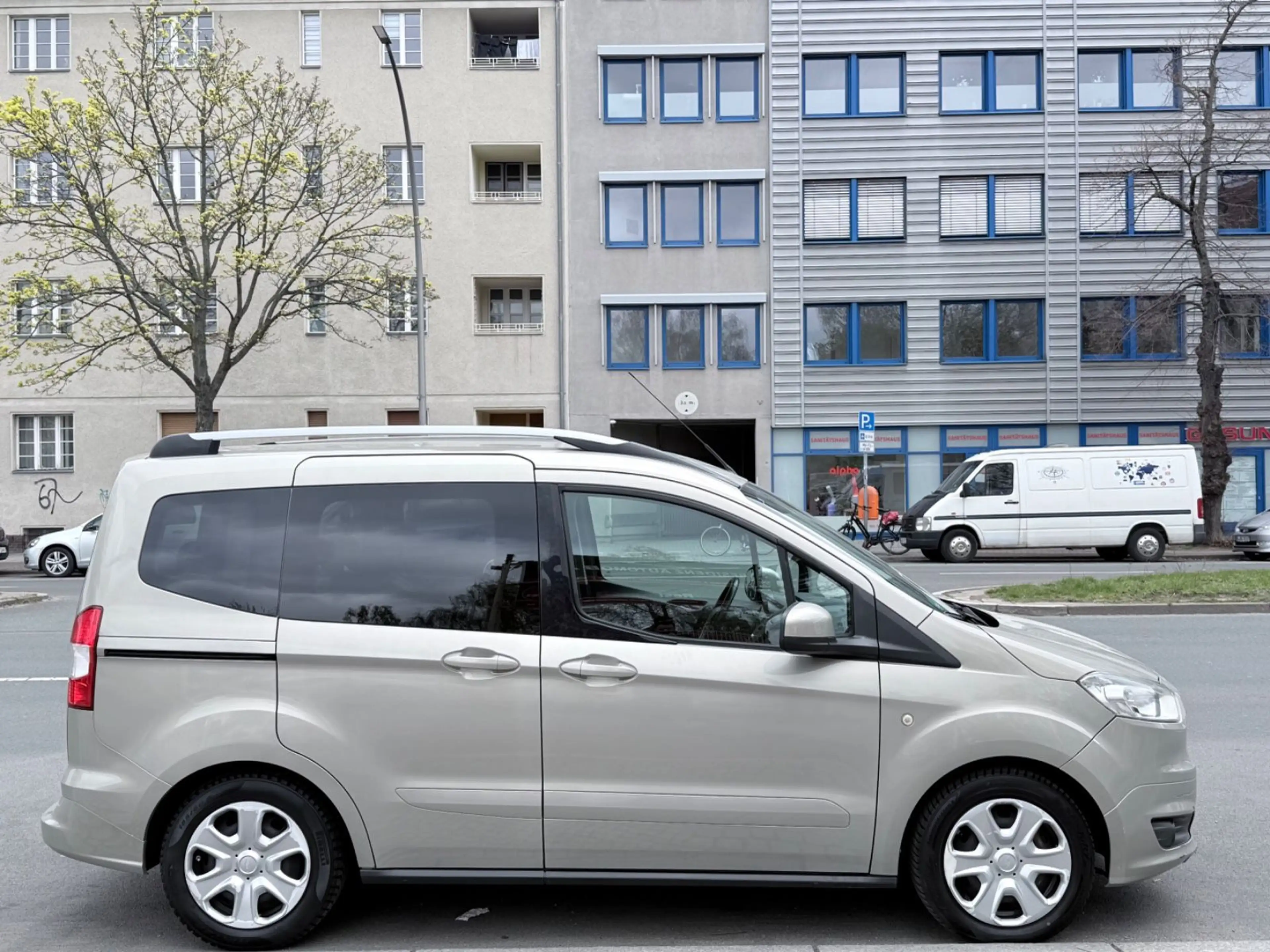 Ford Tourneo Courier TOURNEO COURIER 1.5 TDCi+2xSCHIEBETÜR+TEMPOMAT+ — photo 5