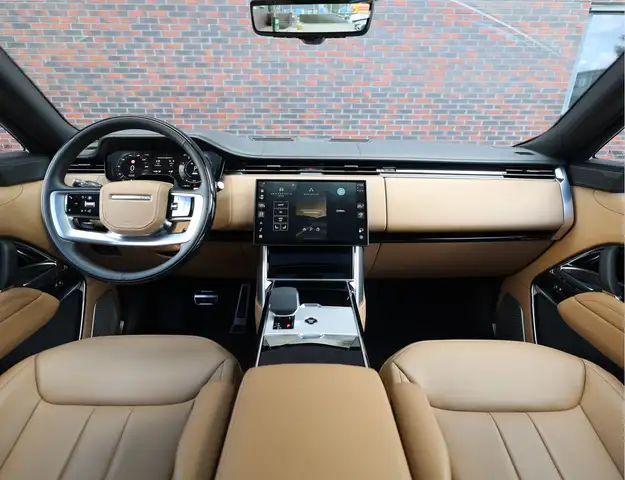 Land Rover Range Rover view 3
