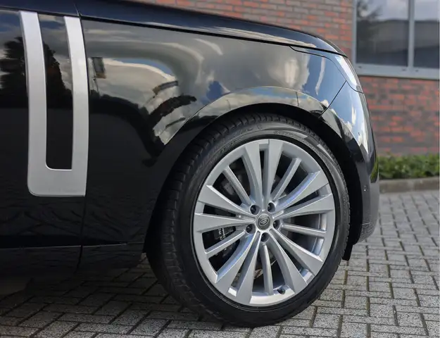 Land Rover Range Rover view 19