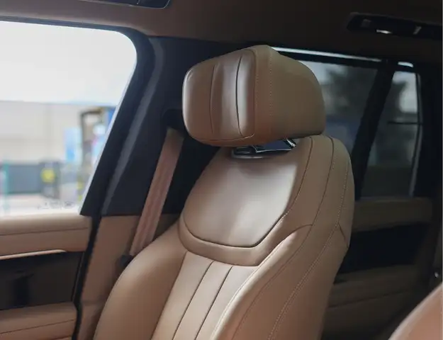 Land Rover Range Rover view 4
