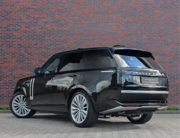 Land Rover Range Rover view 2