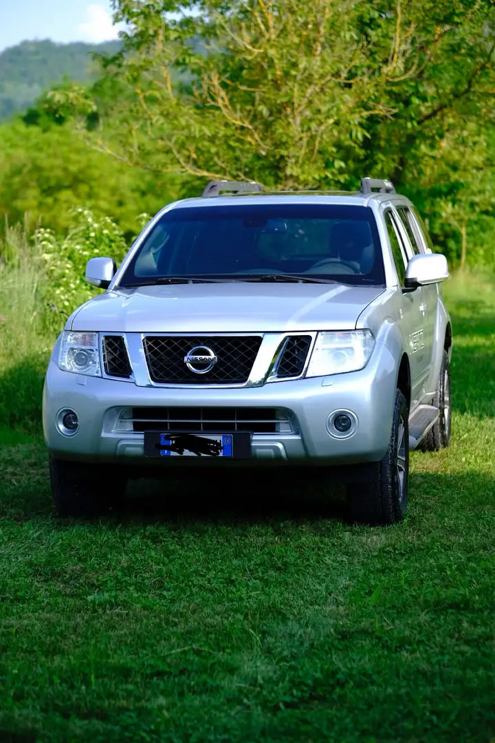 Nissan Pathfinder 2.5 dci LE auto Plateado - 2