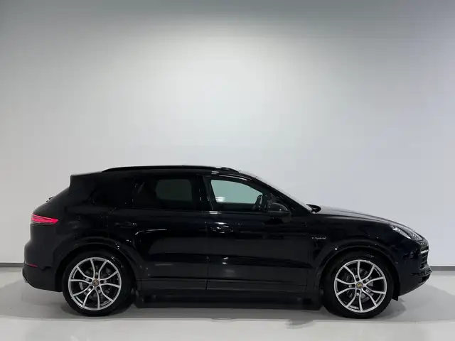 Porsche Cayenne III E-Hybrid Aut/Panorama/Sport-Chrono/AHK/PASM Ansicht 3