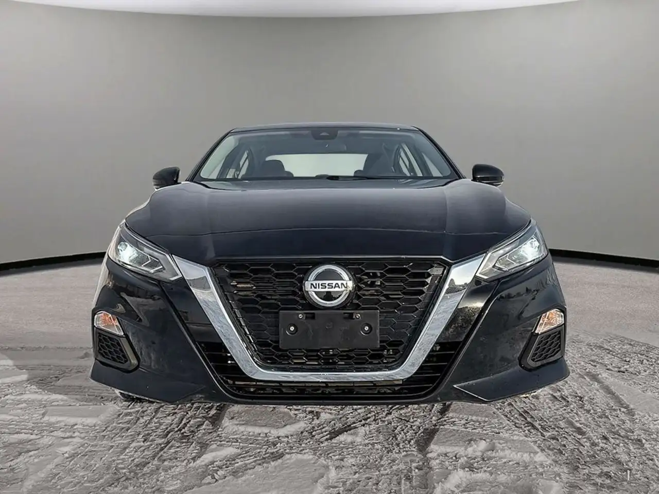 Nissan Altima снимка Nissan Altima