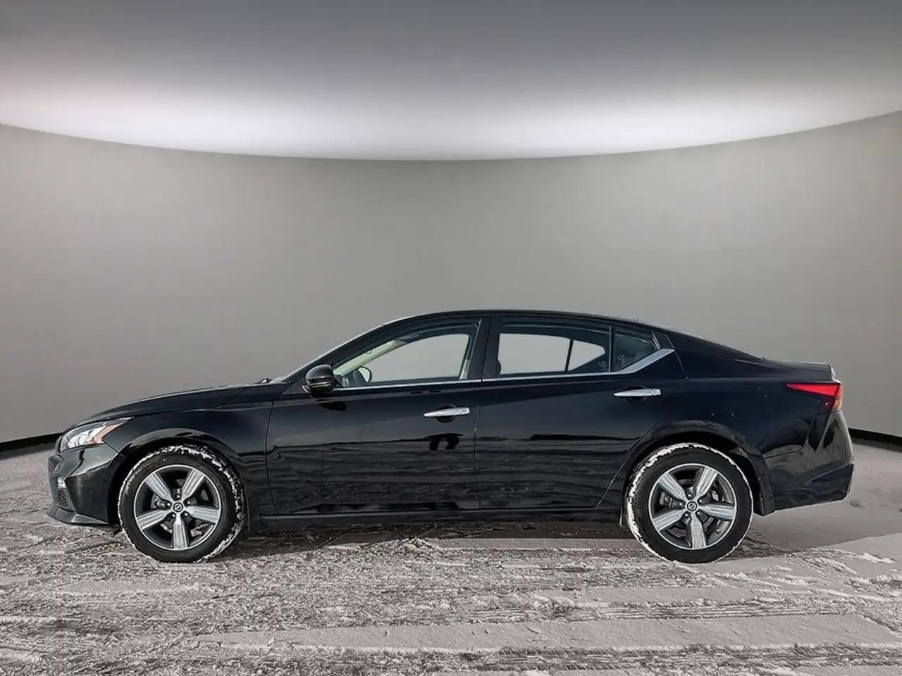 Nissan Altima снимка Nissan Altima