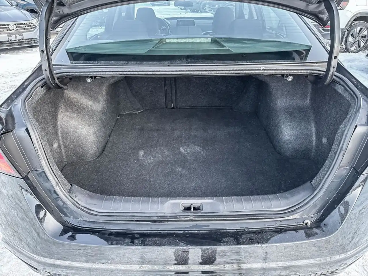 Nissan Altima снимка Nissan Altima