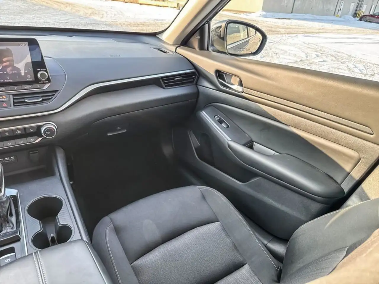 Nissan Altima снимка Nissan Altima