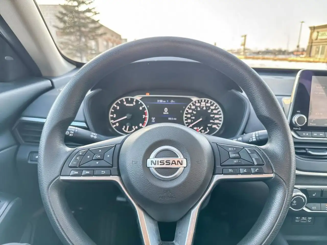 Nissan Altima снимка Nissan Altima