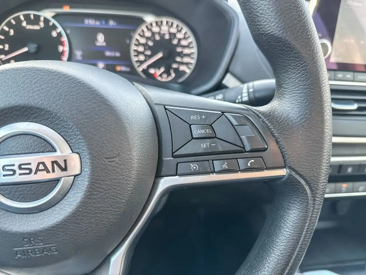 Nissan Altima снимка Nissan Altima