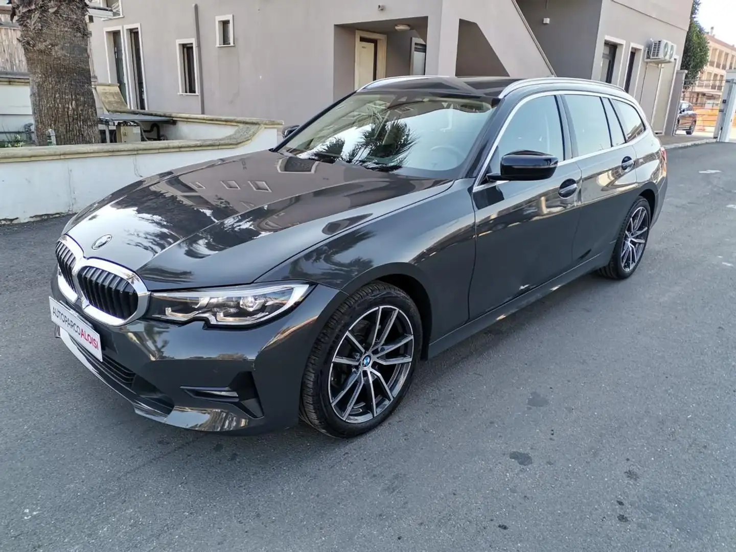 BMW 320 d 48V xDrive Touring Business Advantage Grau - 1