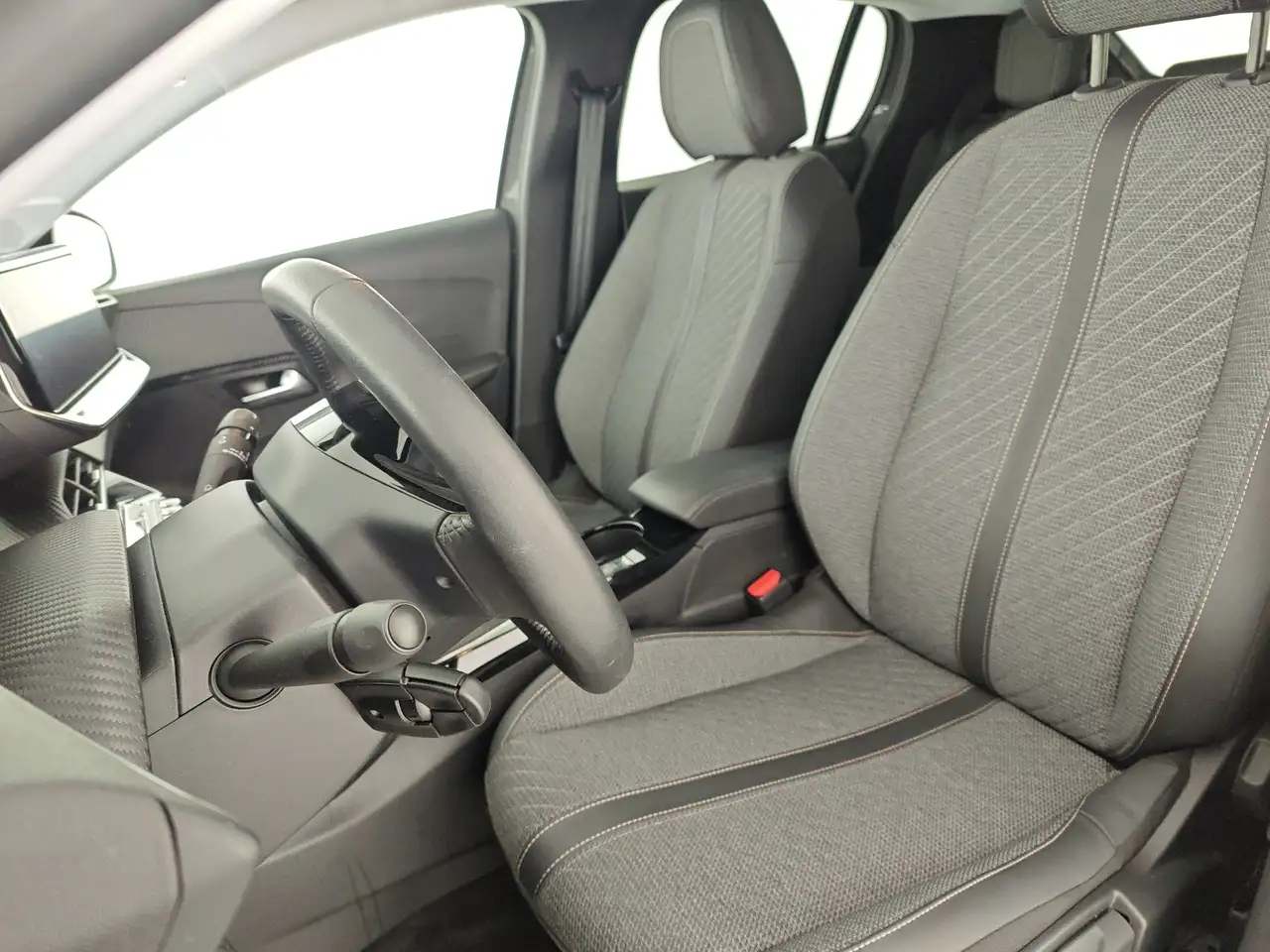 Peugeot 208 208 1.2 puretech Allure Pack s 12