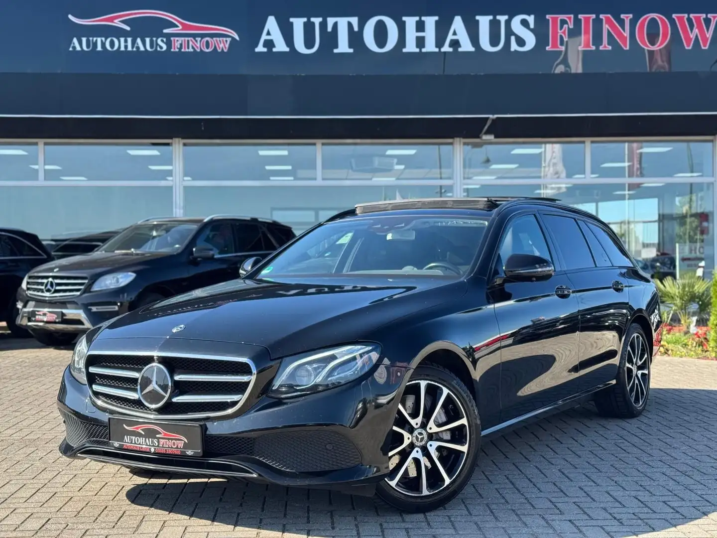 Mercedes-Benz E 400 d T 4Matic"9G-TRONIC"PANO"NIGHT PAKET"ACC" Schwarz - 1