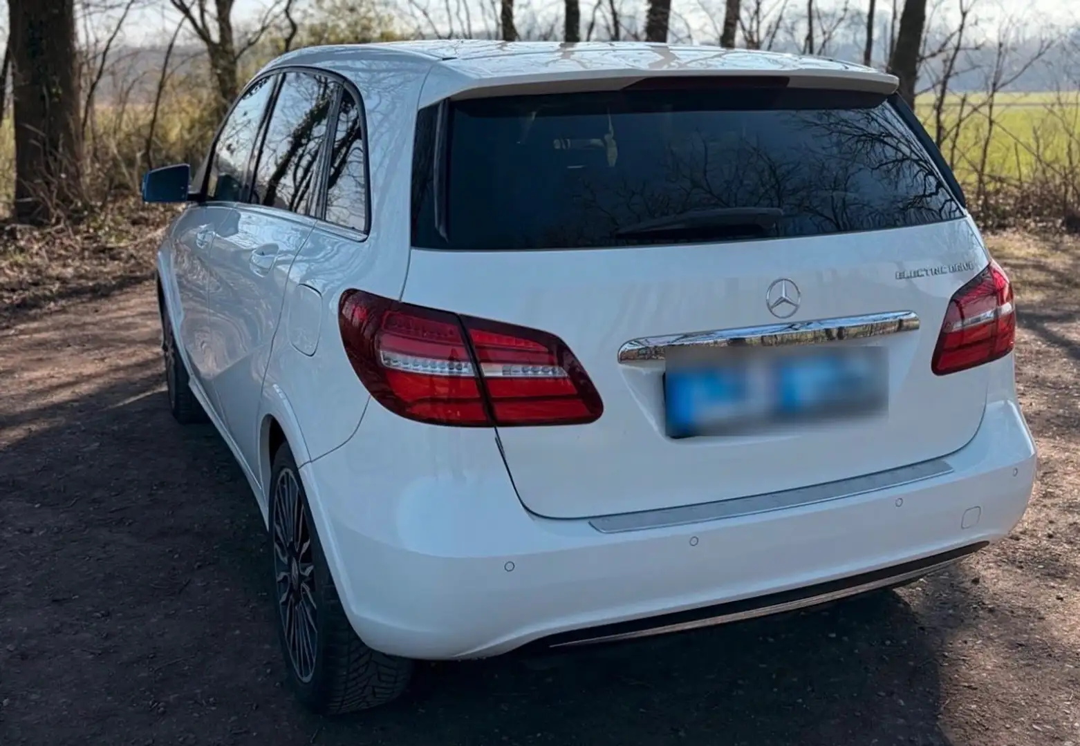 Mercedes-Benz B Electric Drive Gepflegte B250E, 2.Hd., 54TKM, Leder, Rangeplus Weiß - 2