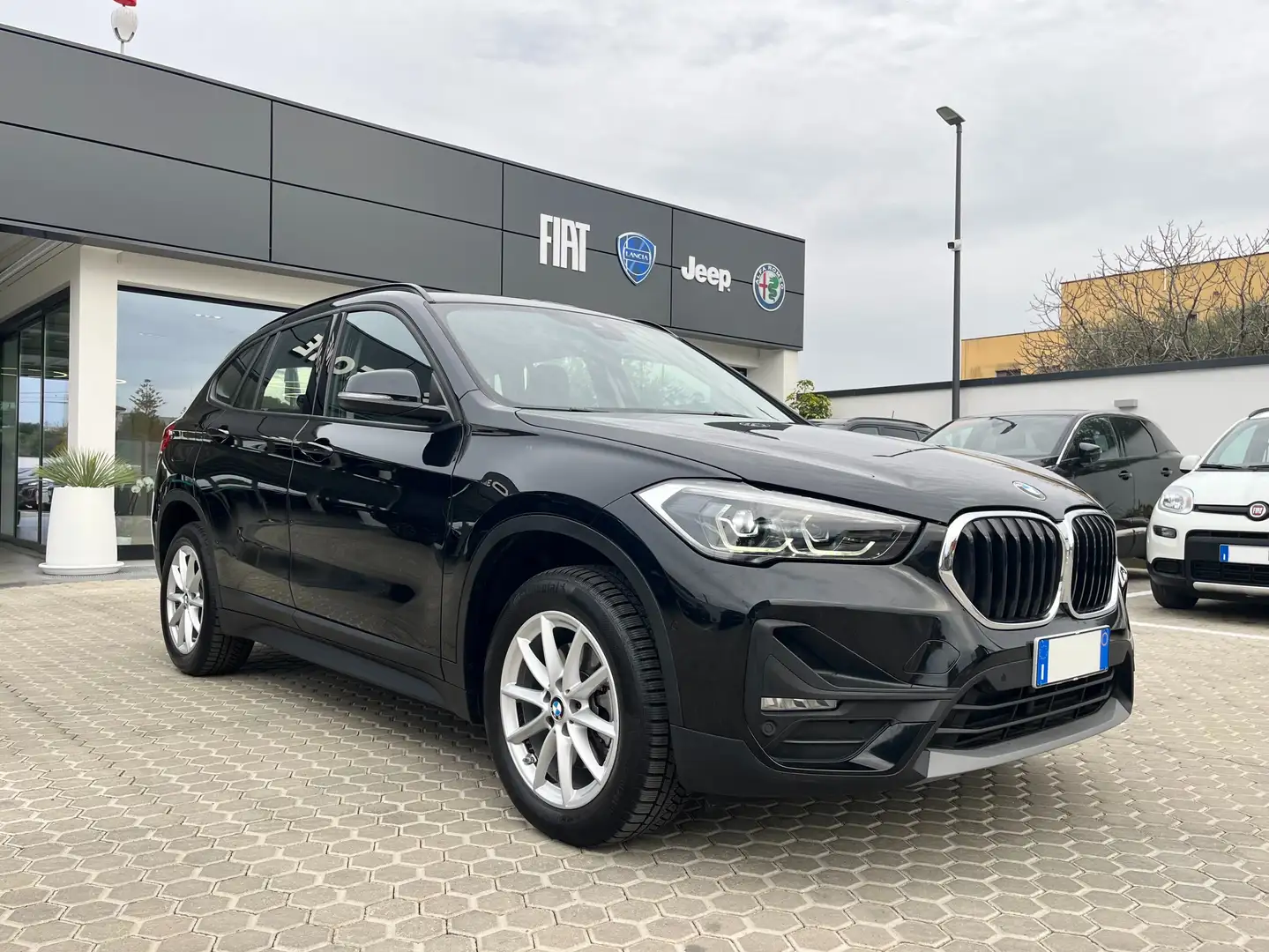 BMW X1 X1 sdrive18d Business Advantage Automatic Noir - 2