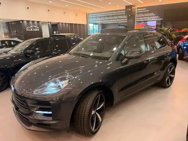 Porsche Macan view 14
