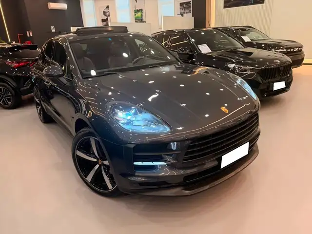 Porsche Macan view 2