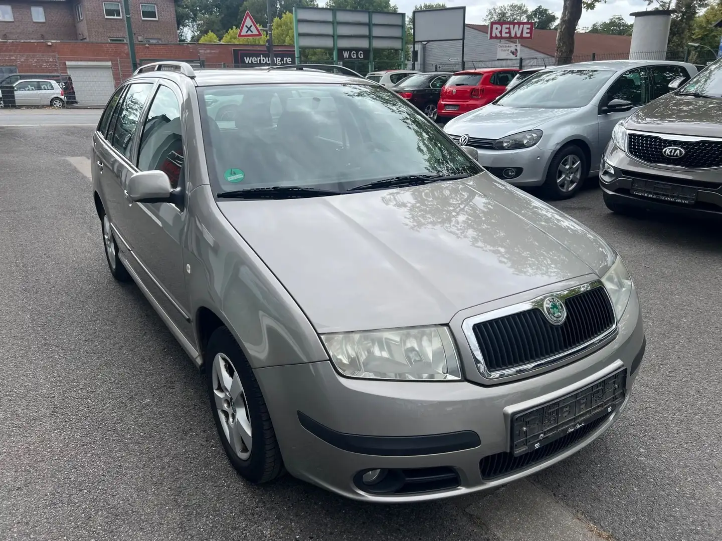 Skoda Fabia Combi 1.4 Ambiente"Klima"2.HD"PDC"HU/08/27 Beige - 1