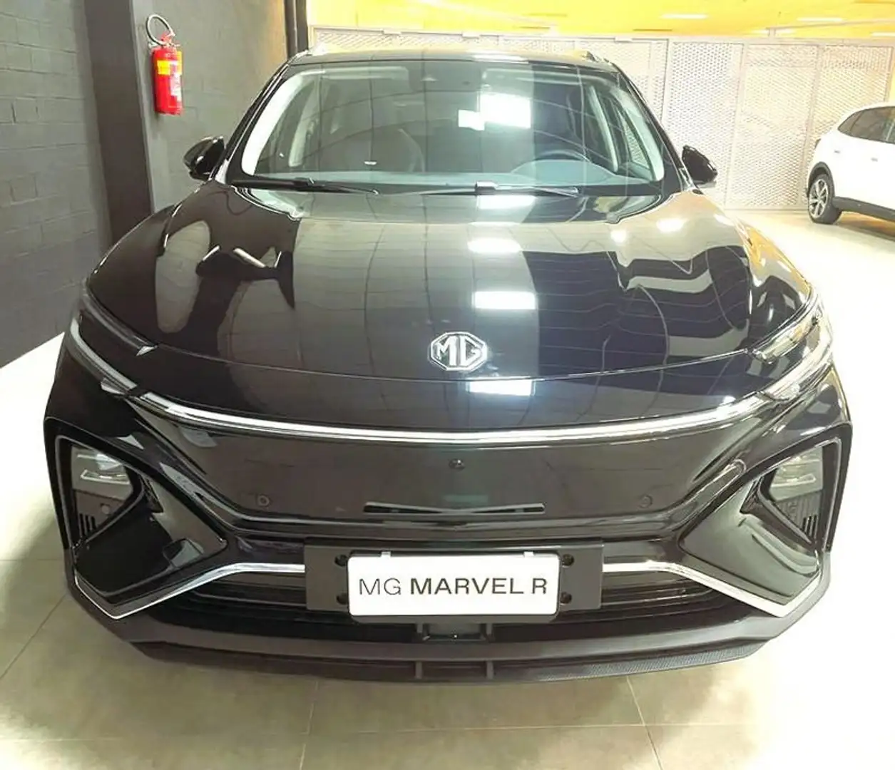 MG Marvel R Luxury Black - 2