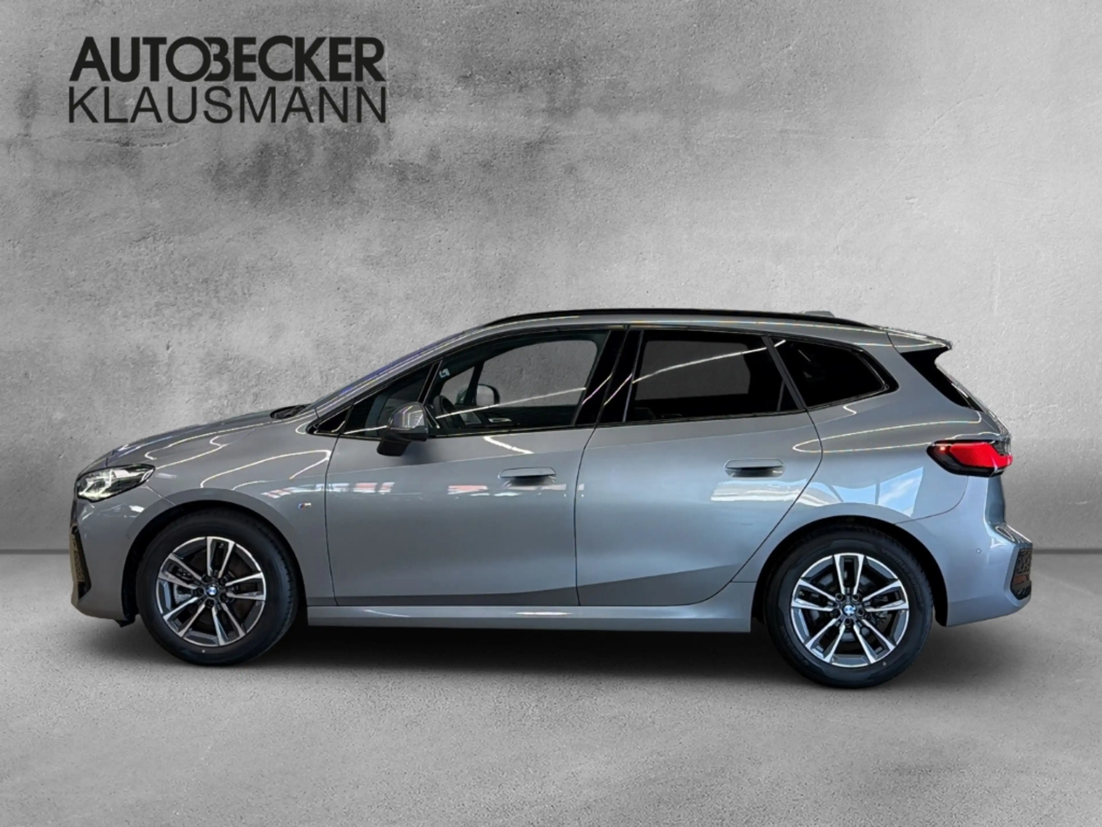 BMW 223 Active Tourer i M Sport 223i xDrive Park-Assistent — photo 3