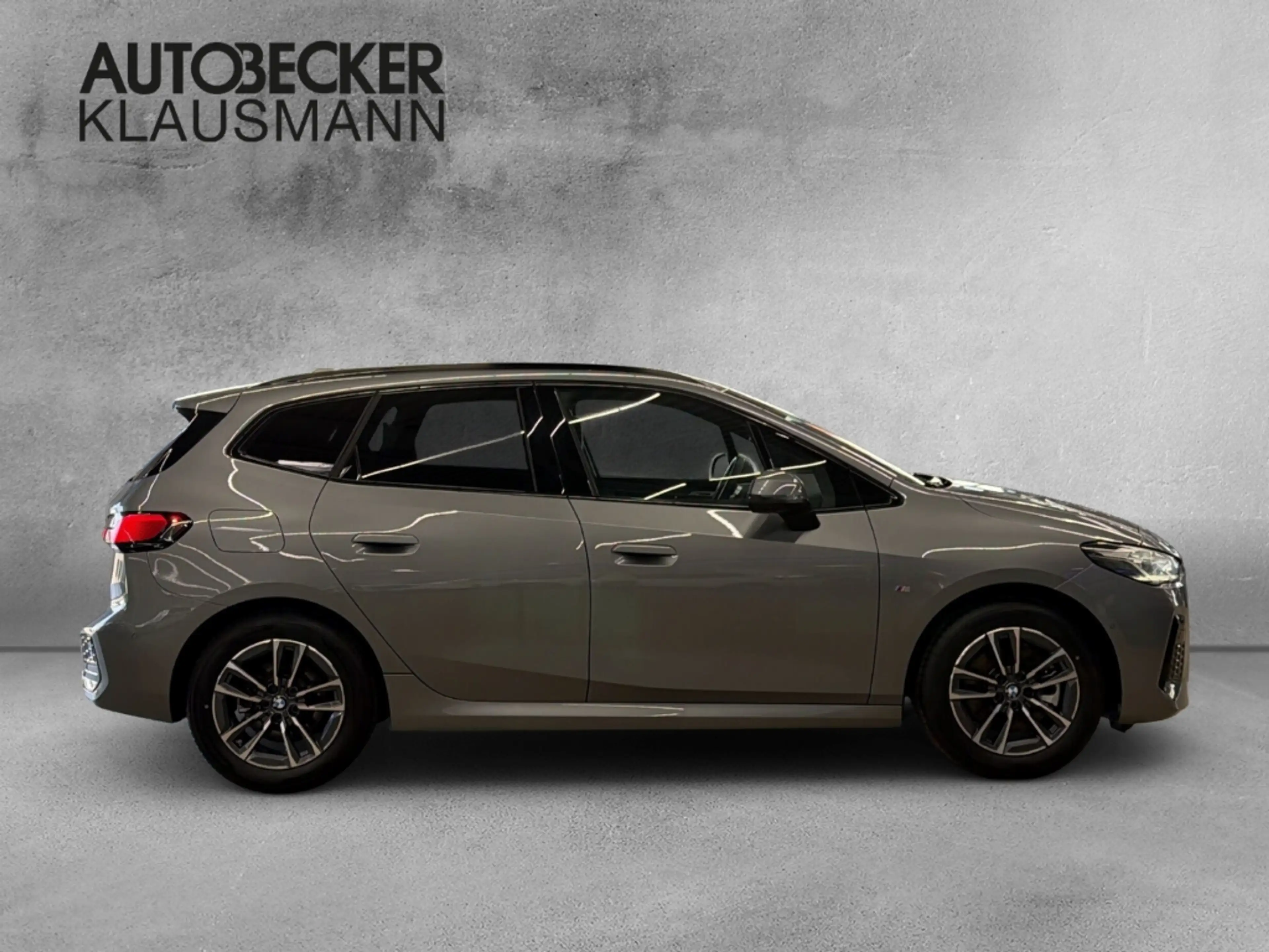 BMW 223 Active Tourer i M Sport 223i xDrive Park-Assistent — photo 4