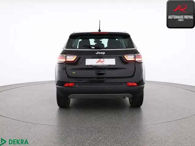 Jeep Compass view 3