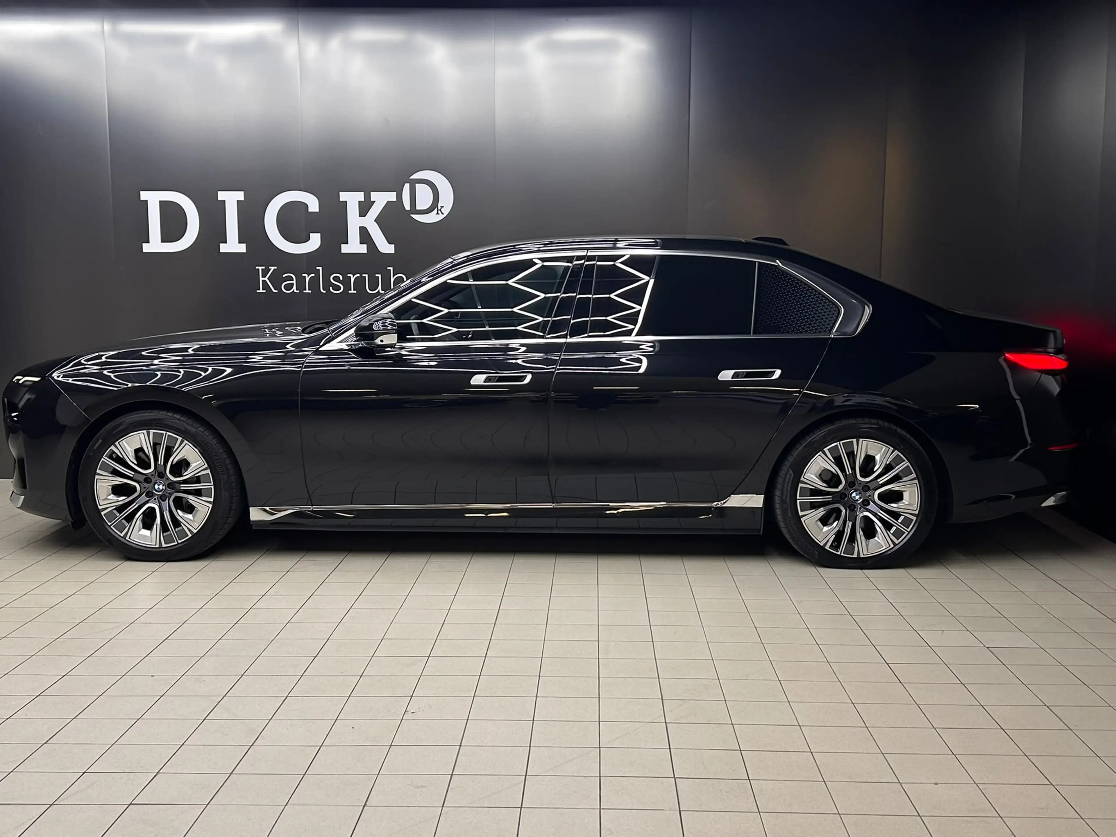 BMW i7 eDr 50 Design Pure Excellen PANO+HEAD+360+B&W — photo 5