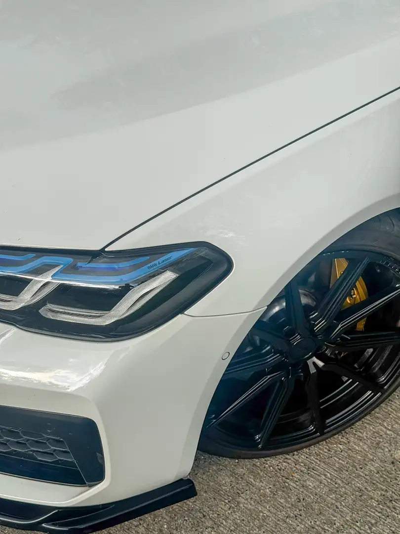 BMW 545 545e xDrive Aut. M Sport Edition Bílá - 2
