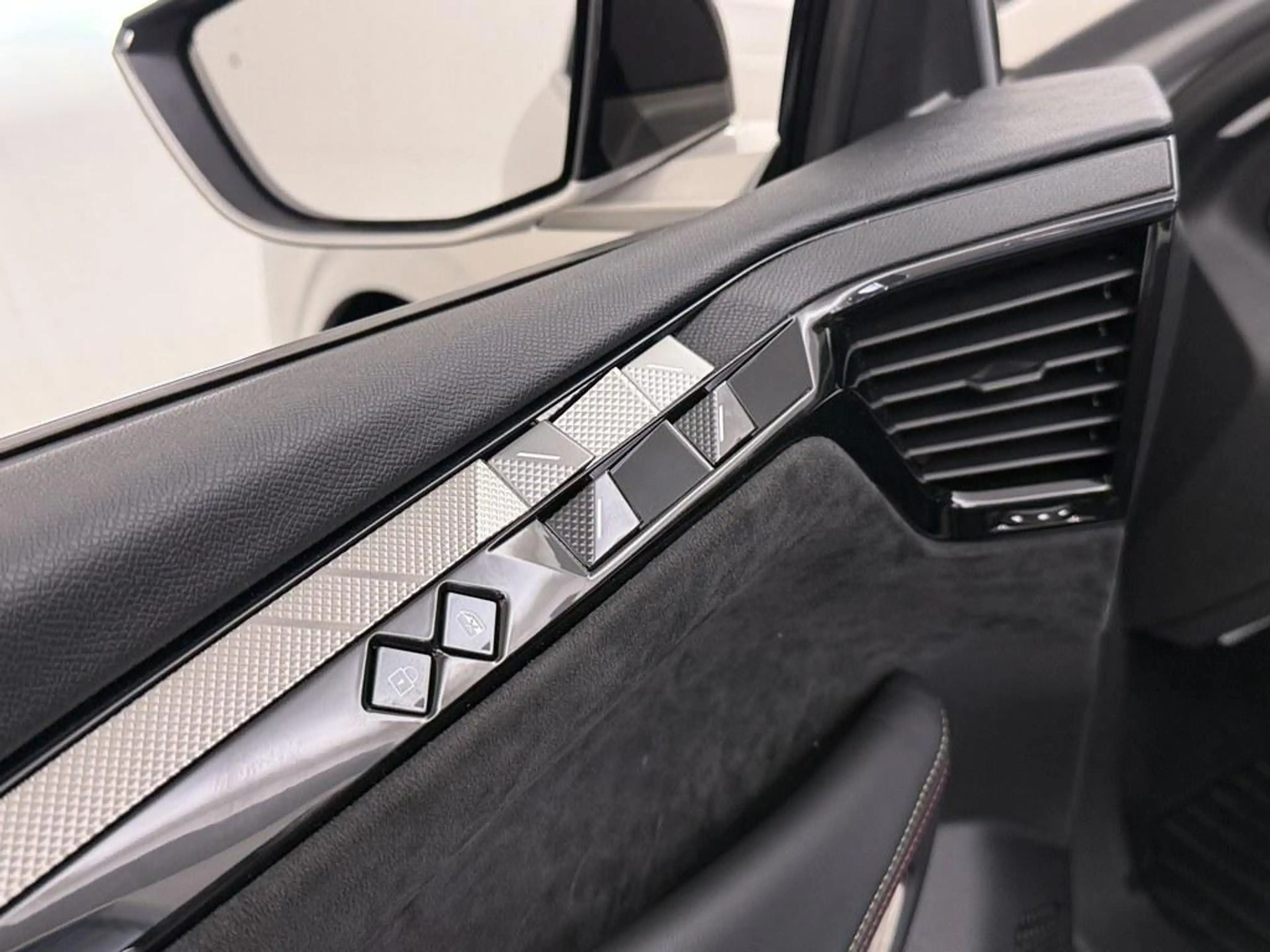 DS Automobiles DS 4 1.6T 225PK Hybrid Performance Line+ Alcantara/Led/ — photo 7