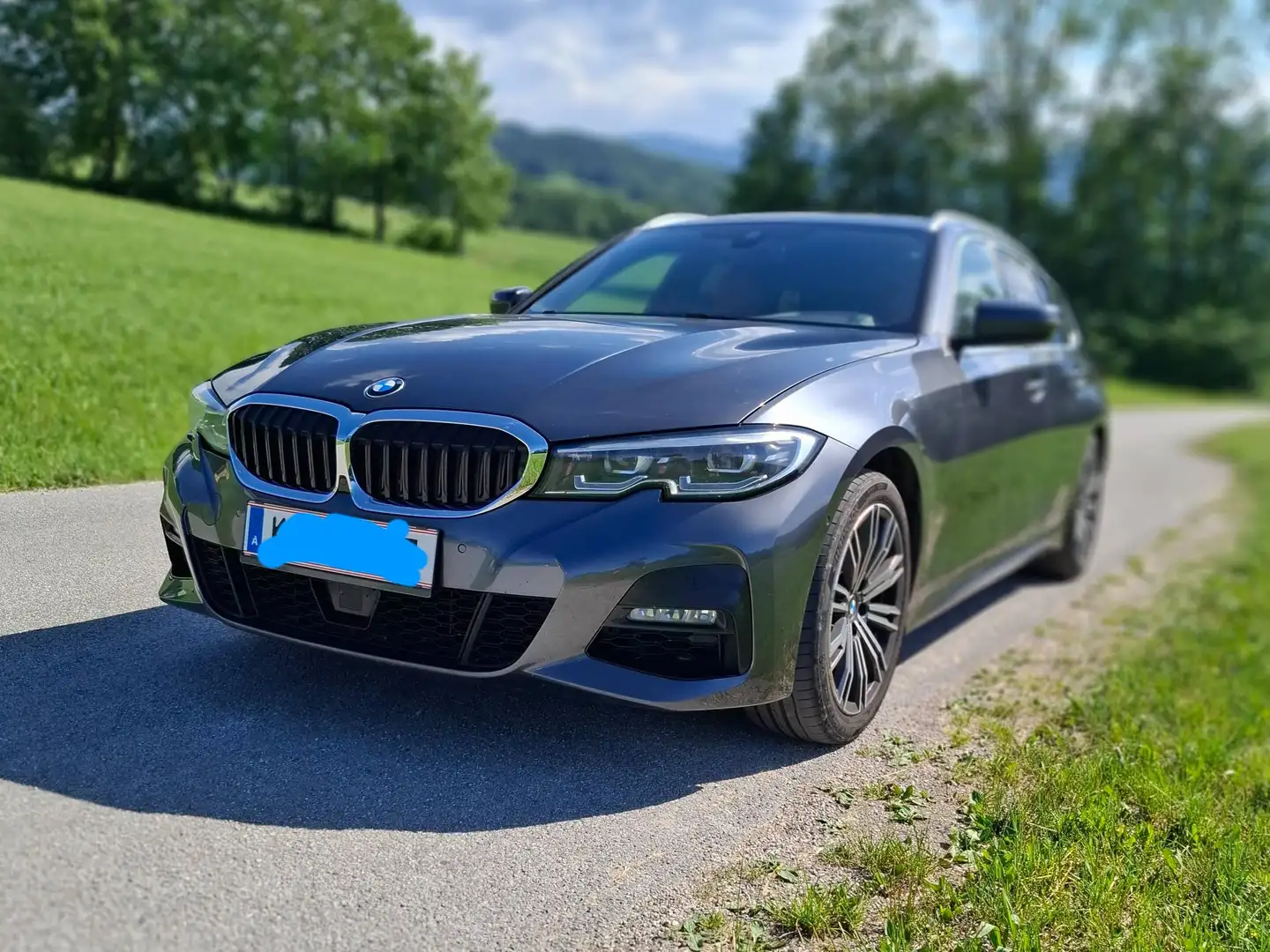 BMW 320 dxdrive Tour., Aut, M,Leder,Verhandlungsbasis Grau - 1