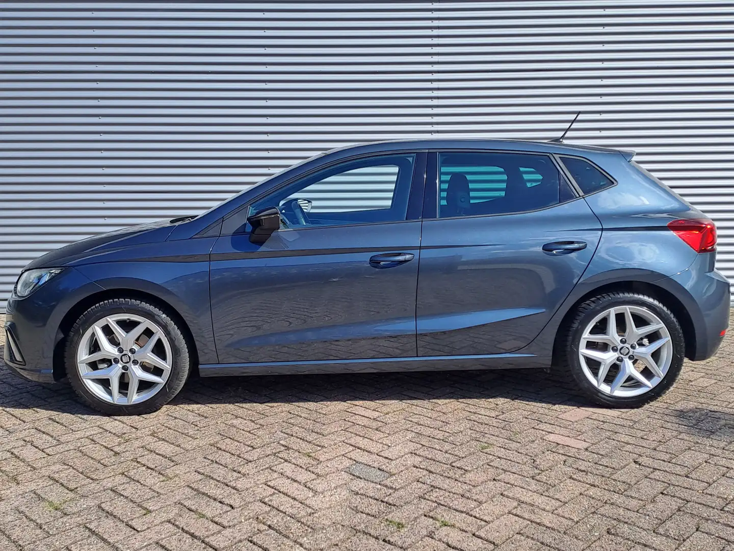 SEAT Ibiza 1.0 TSI FR Business Intense | Automaat | FR | LM V Grijs - 2