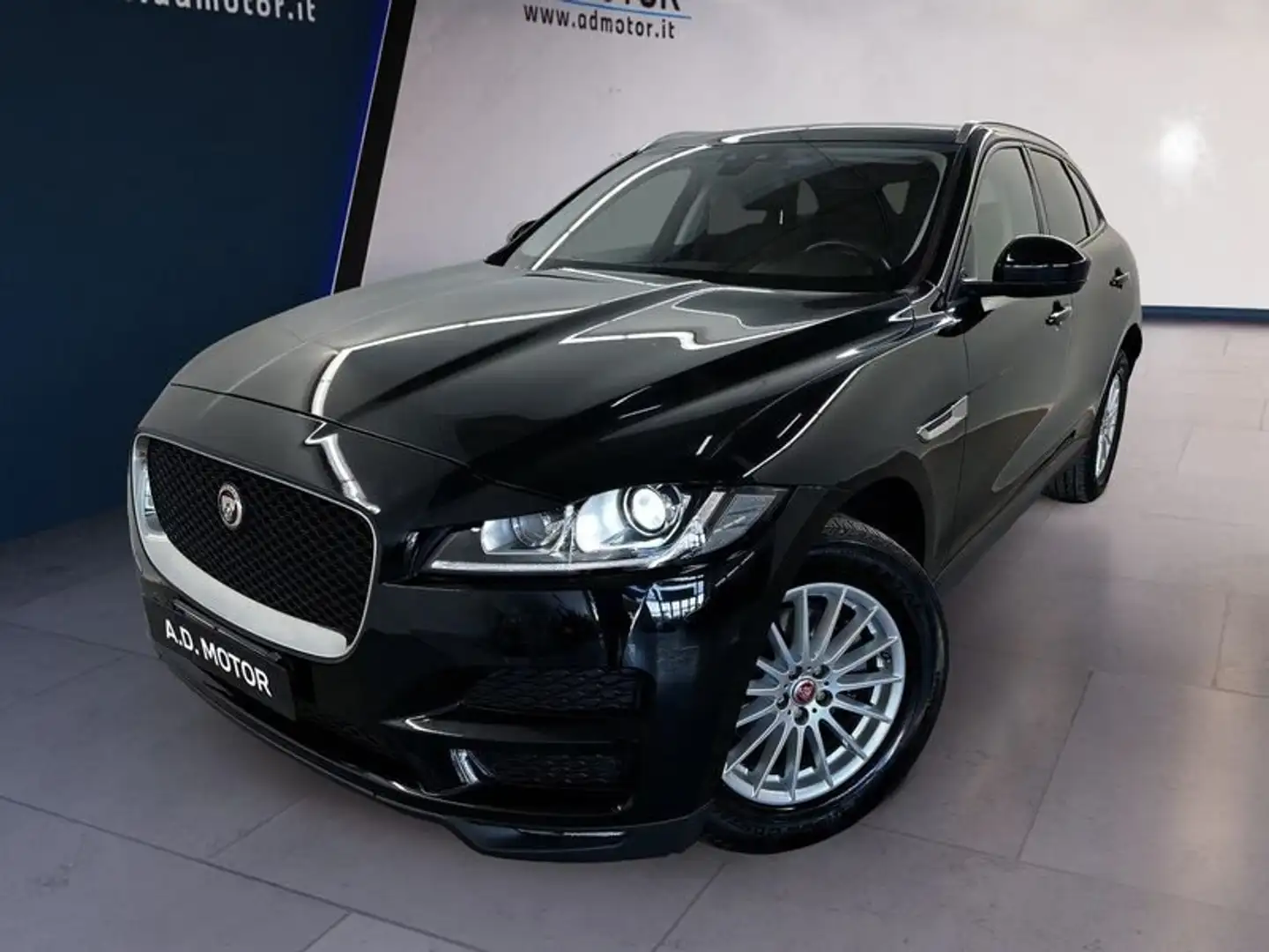 Jaguar F-Pace 2.0d i4 Pure awd 180cv auto my18 - 1