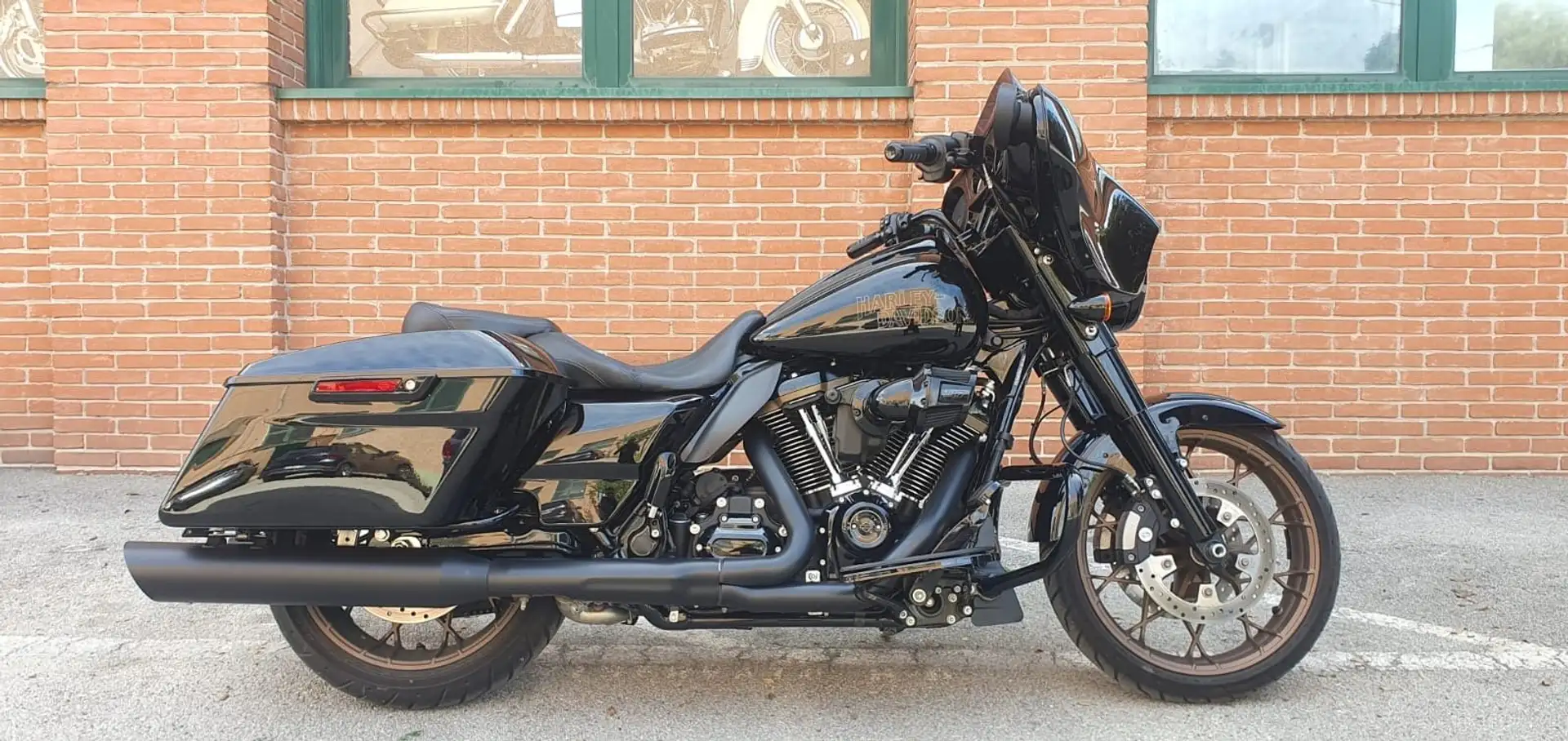 Harley-Davidson Street Glide ST Negro - 1