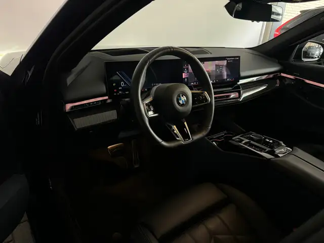 BMW 5 Series view 6