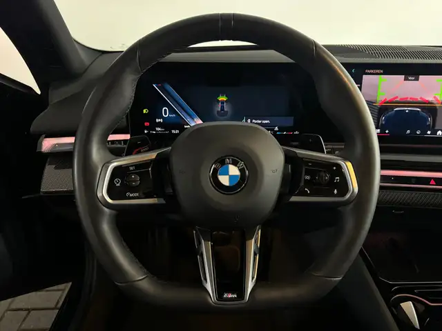 BMW 5 Series view 13