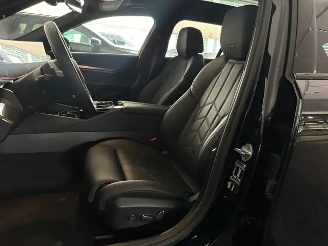 BMW 5 Series view 5