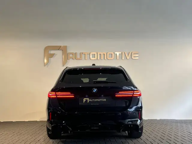 BMW 5 Series view 11