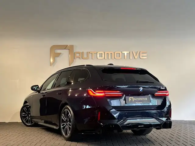 BMW 5 Series view 8
