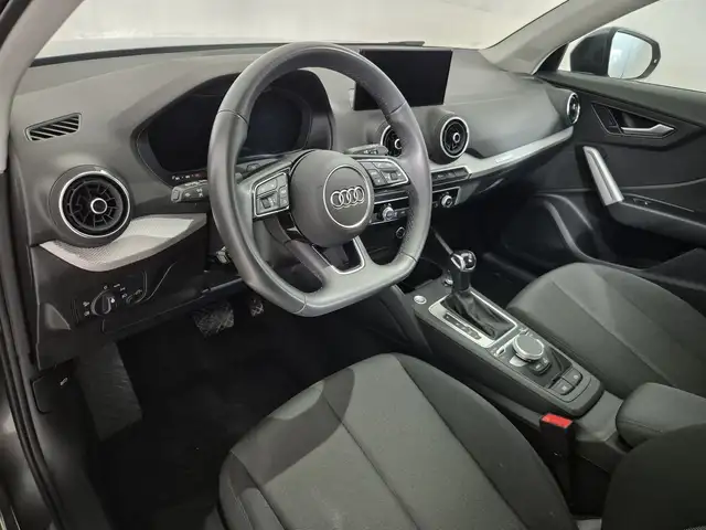 Audi Q2 view 6
